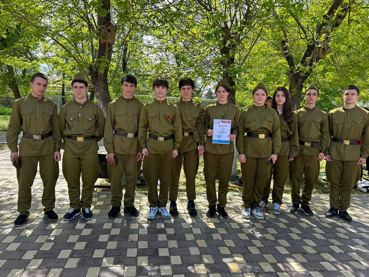 По итогам муниципального этапа  Всероссийской военно-патриотической игры &amp;quot;Зарница&amp;quot; в категории 14-17 лет команда СОШ №19 под руководством Агабалаевой К.Р. заняла 2 место!.